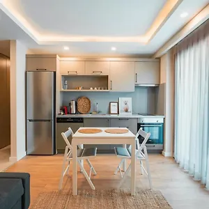 Local House Aparthotel